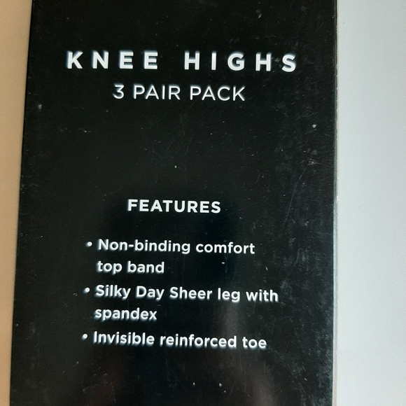 NOS AVENUE BODY OFF WHITE KNEE HIGHS - Picture 5 of 6